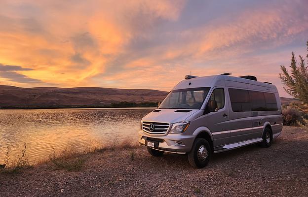 2018 WINNEBAGO  ERA 70X 4X4 "THE KING OF CLASS B"