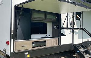 2021 Kodiak Ultra-Lite 332BHSL Huge Bunkhouse