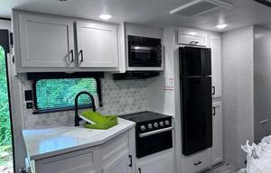 2024 Jay Flight 324BDS RV rental photo 5