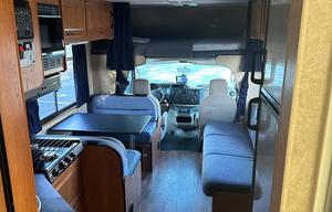 Fully loaded 2015 Thor Motor Coach Majestic