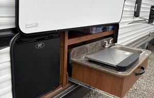 Spacious 28’ Camper – Perfect Family Getaway!