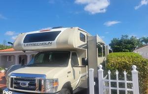 2022 Leprechaun Premier 319MB Ford 450 RV rental photo 11