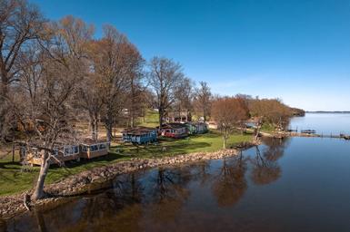 Mclear’s Cottage Colony & Campground