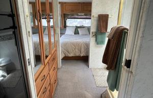 2000 Four Winds RV Hurricane 32A