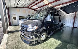 Luxury 10 Passenger Van with Bathroom