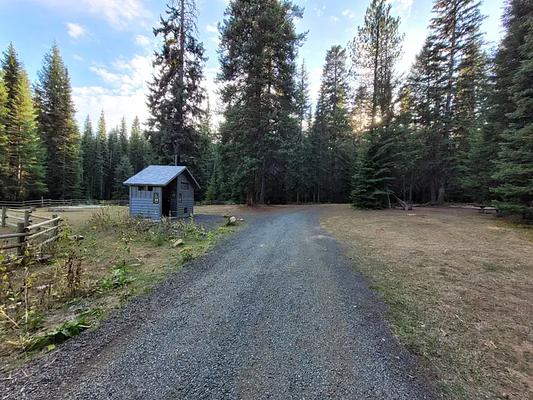 001, Loop: AREA FISH CREEK GROUP USE