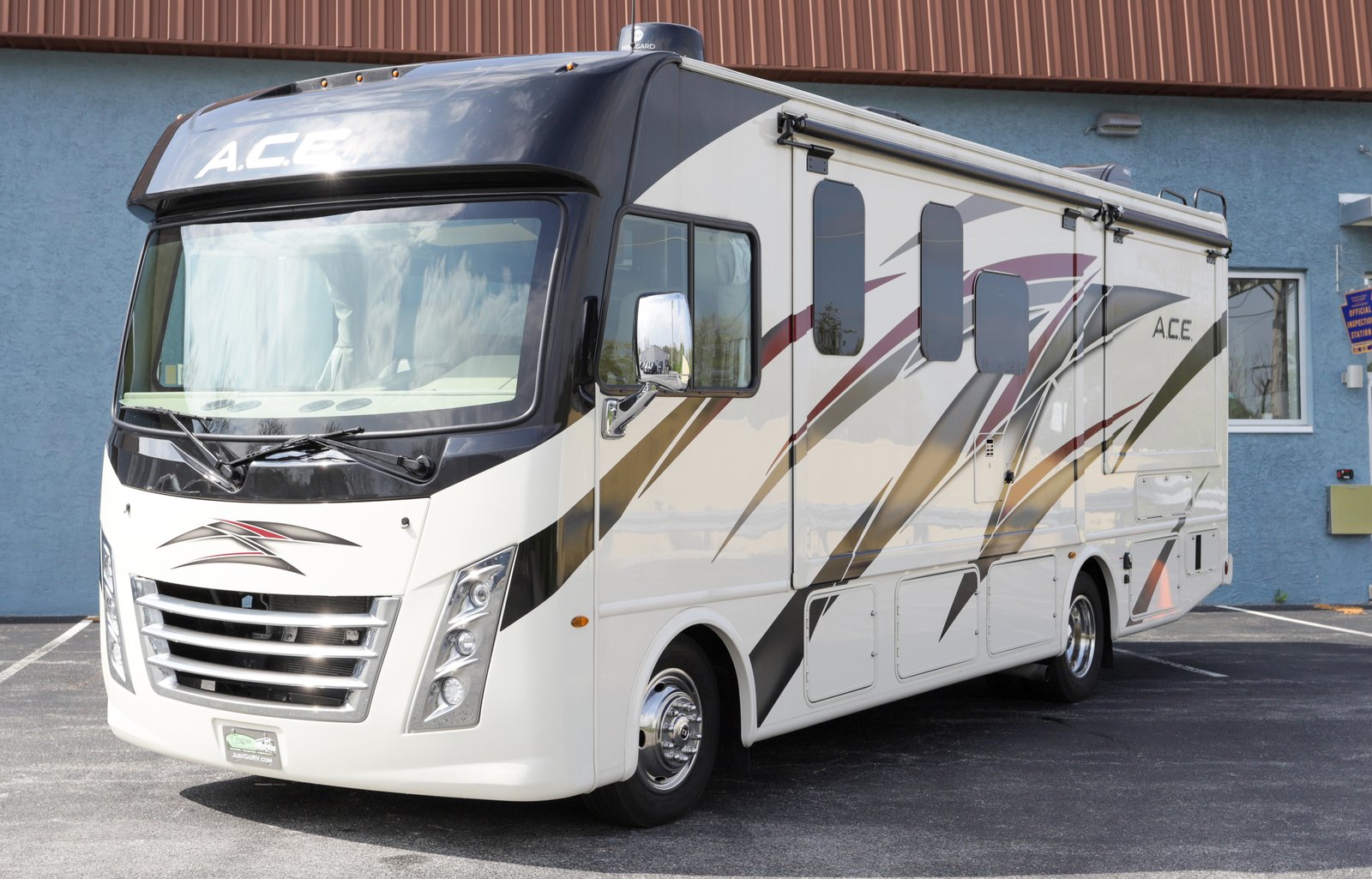 2022 ACE 27 FT Easy to Drive Class A! Sleeps 6-8