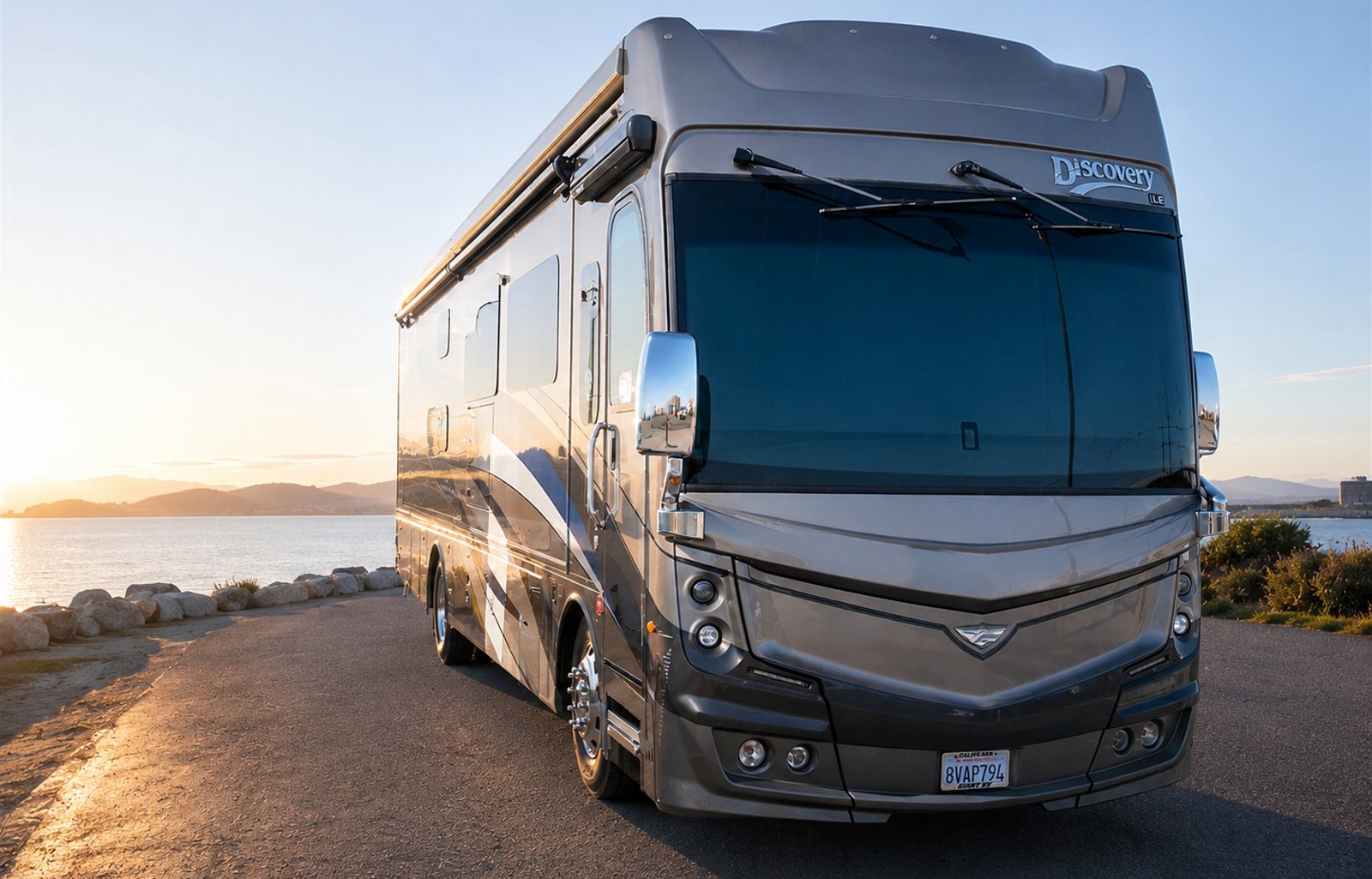 ❦ Discovery Pie ❦ Luxe Diesel • Sleeps 10 • Lounge