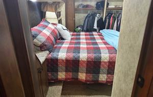 Open and Spacious 5th Wheel