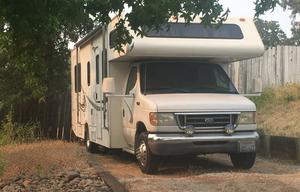 COMFORT HAVEN Class C 26’ - Sleeps 6
