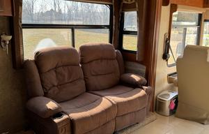 2015 Forest River RV Georgetown XL 352QSF RV rental photo 11