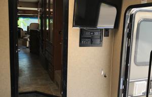 2015 Thor motorhome /toyhauler/ dream machine