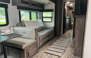 Sweet Retreat - Delivered luxury camper!