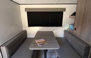 ⭐ 2025 Coleman Light• Delivery Available •Like New