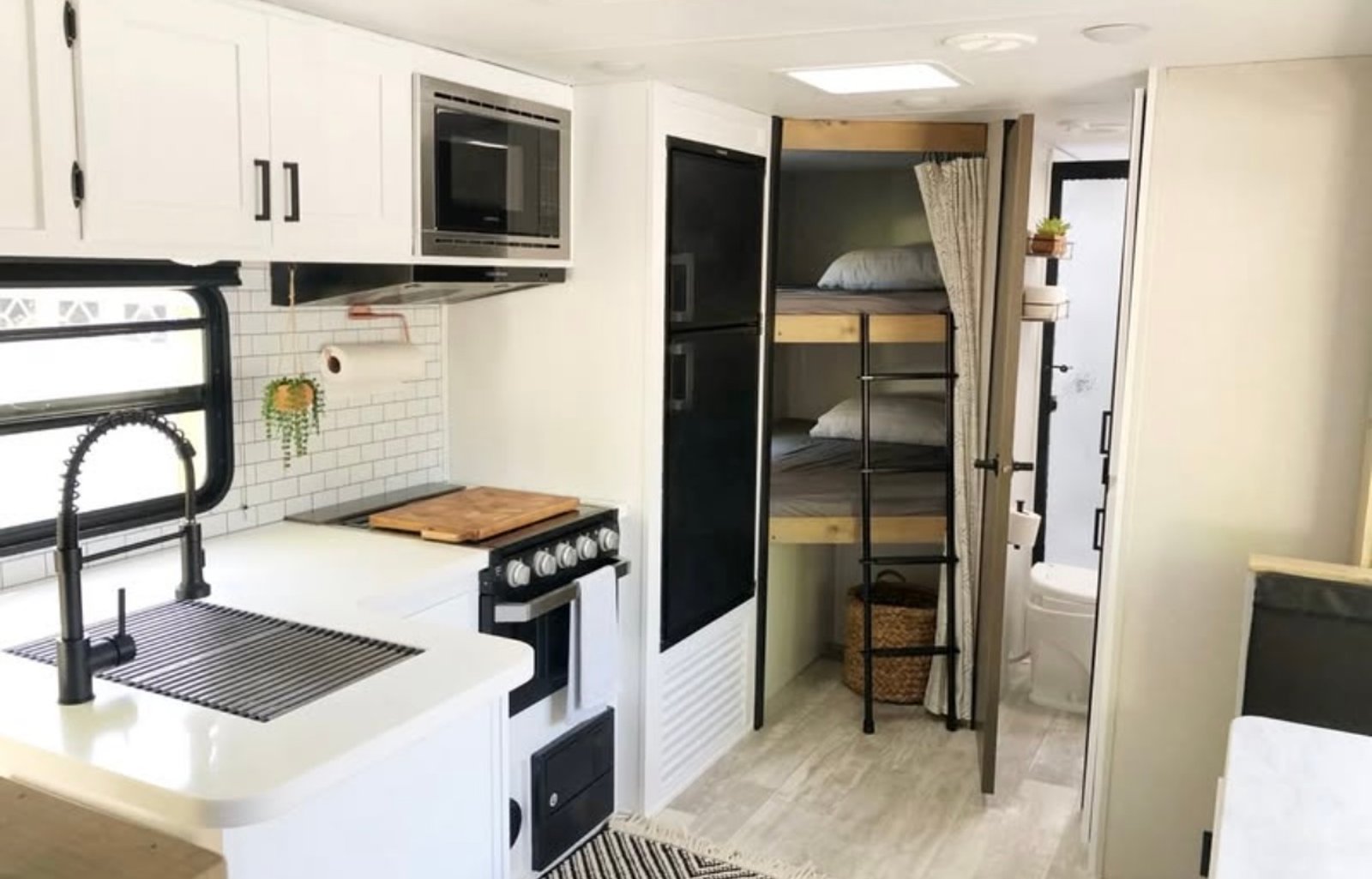 2021 Prime Time Tracer. Your Home Away from Home!
