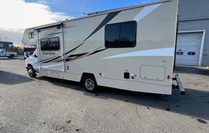 CHARLES - 2017 Winnebago Minnie Winnie 27Q