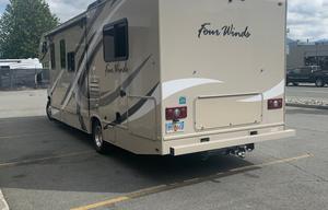 HANK - 2018 Thor Motor Coach Four Winds 11768WNW