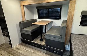 Light & Cozy Camper - Adventure Awaits!