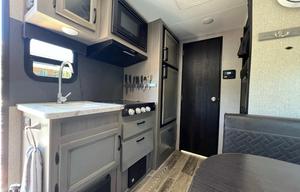 2021 Jayco Jay Feather Micro 17’