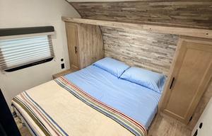 2025 Gulf Stream Enlighten “Sutton” Sleep 8