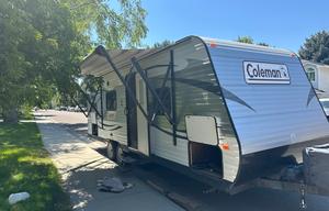 2016 Dutchmen RV Coleman Lantern LT Series 17BH RV rental photo 4