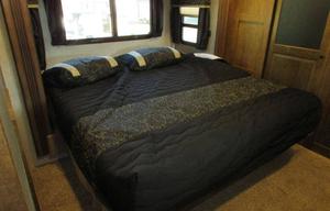 ***Get your Glamping on in this  Luxury 2015 Crossroads Cameo ***