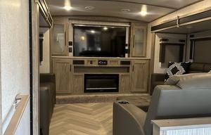 2021 Salem Hemisphere 378FL RV rental photo 11