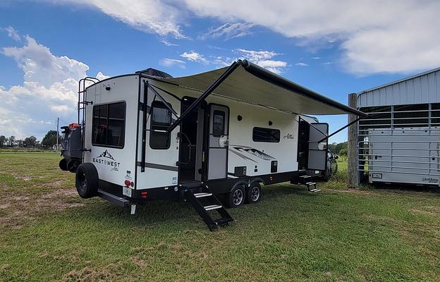 Spacious Family & Pet Friendly RV Rental