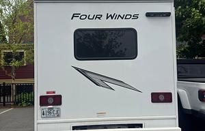 2025 Four Winds 19Z RV rental photo 4