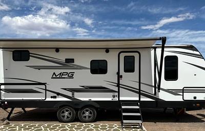 2022 MPG 2500BH RV rental photo 3