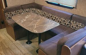 MOJO's Spacious Jayco Jayflight