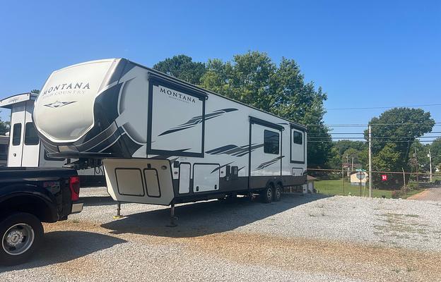 2021 Keystone RV Montana High Country 373RD RV rental photo 1