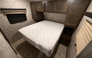 Sleeps 6 - Highland Ridge Light Spacious Trailer