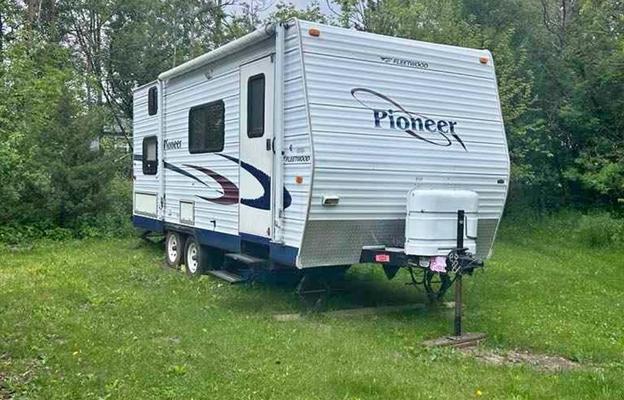 2005 Fleetwood RV Pioneer 180CK