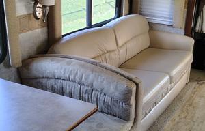 2008 Fleetwood RV Bounder 38P