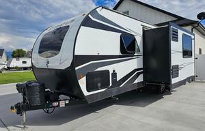 2022 Venture Stratus