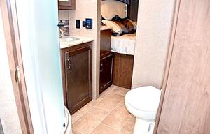 On The Go Chateau *2019 Bunkhouse*
