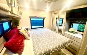 2023 Thor Motor Coach Quantum LF31 RV rental photo 16