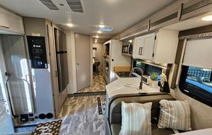 2024 Thor Motor Coach Quantum LC LF31
