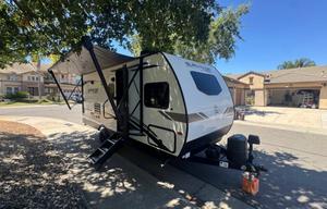 The Little Hauler 3,700 lb Bunkhouse
