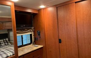 2011 Four Winds RV Windsport 32V HAL1806