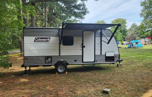 Sleeps 5 With an Electric Fireplace/coffee Maker