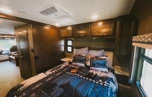 2019 Freedom Traveler—Spacious Family RV
