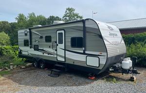 The Trailhead Lodge – Pet-Friendly Family Camper