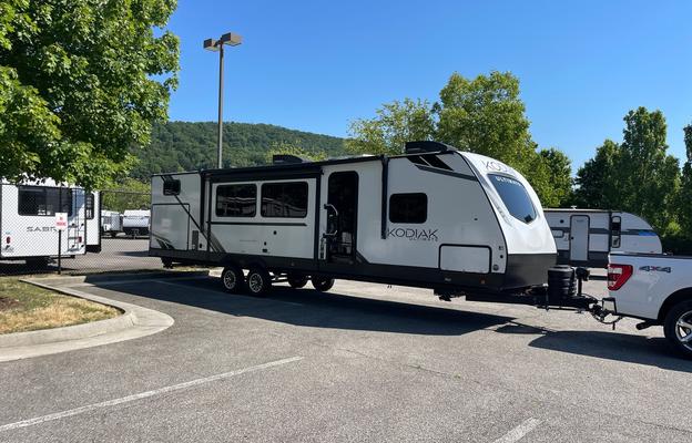 Dutchman Kodiak Ultimate RV