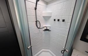 Outback: Chef's kitchen, King bed, 3 slides, Solar