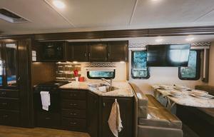 2019 Freedom Traveler—Spacious Family RV
