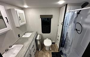 Modern and Spacious Hideout