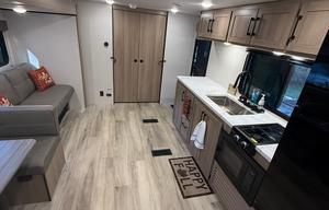 2025 Coleman Light with Bunkhouse