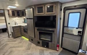 Fireside "Far Lux" 2021 East to West Alta 2850KRL